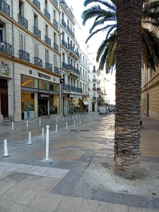 Little Palace 2*, Toulon France